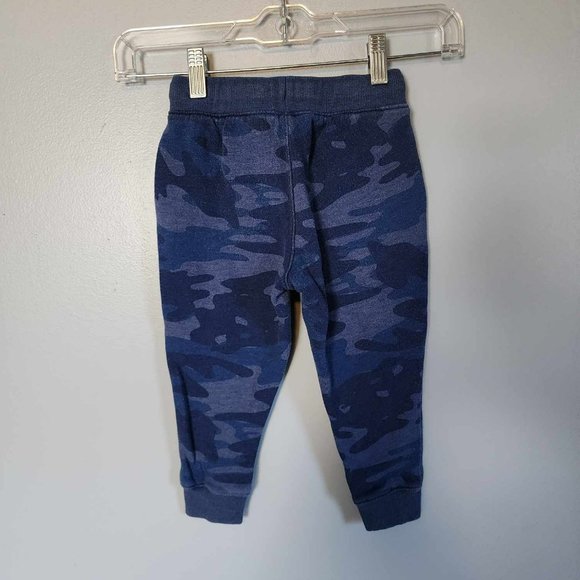 Tommy HIlfiger Sweat Suit (2pc) - Size 2T - Picture 5 of 5